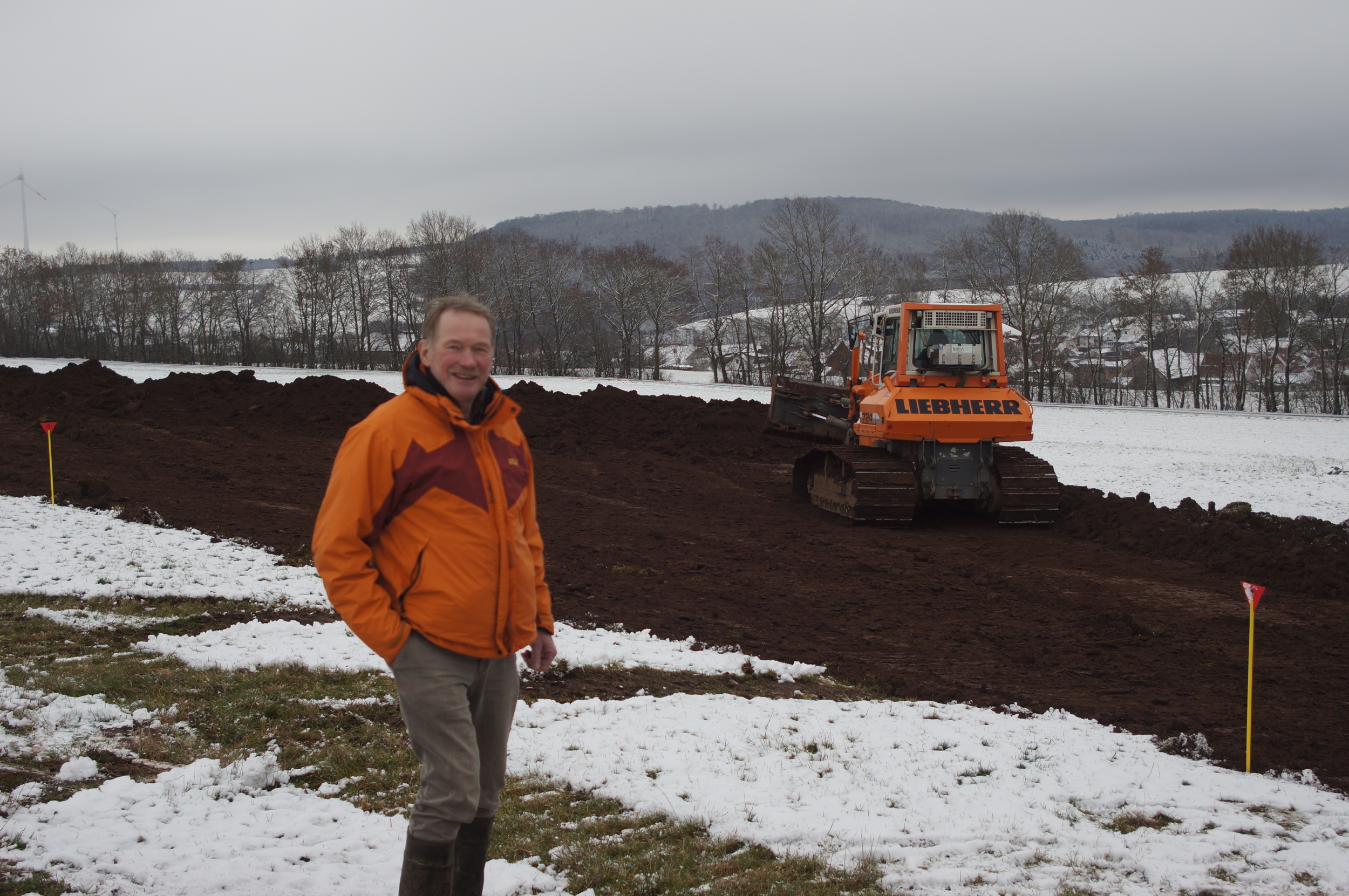 Papa bei Baubeginn klein.jpg